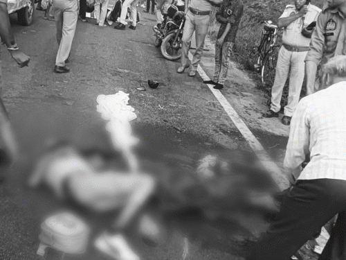 6 killed including 4 members of a family in Badaun: Max hit an auto, they were going from Noida to Bareilly to celebrate Diwali