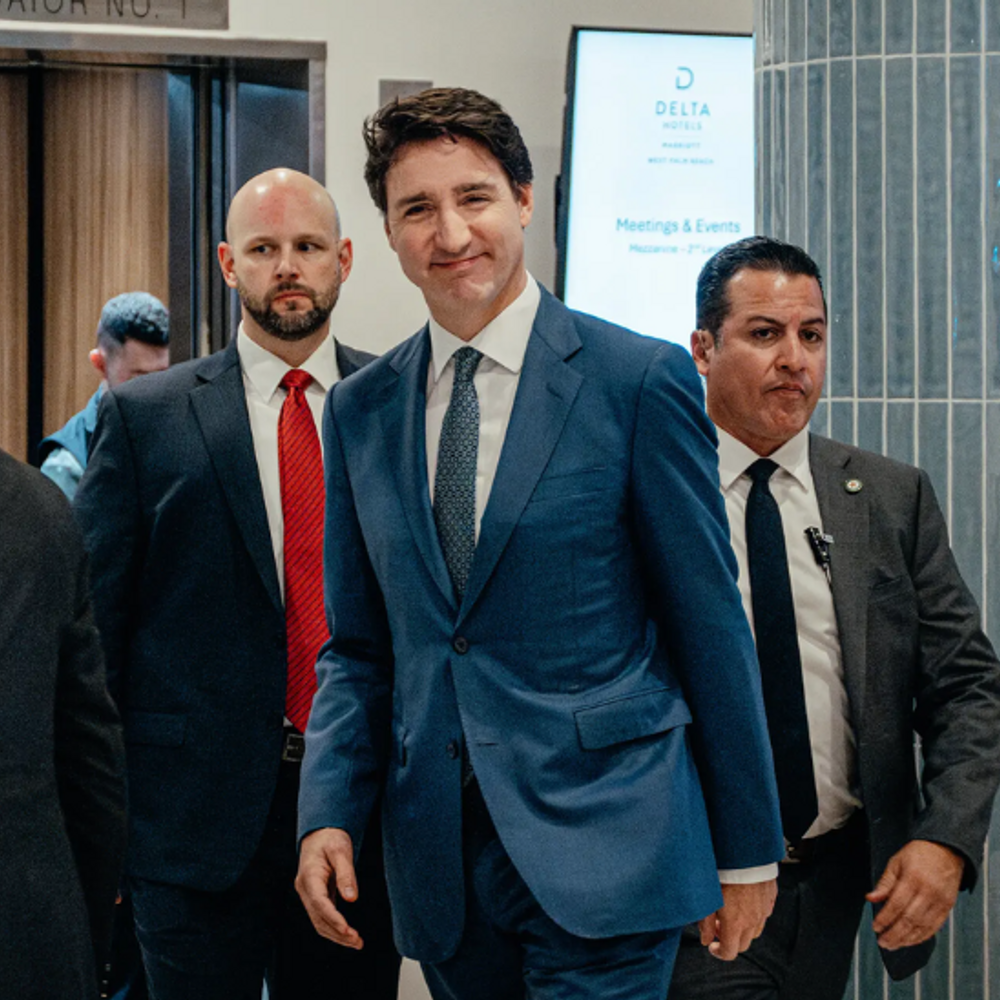 Trump-Trudeau meeting, met in a private club instead of home: had dinner together, Trump took Trudeau to the club instead of his home