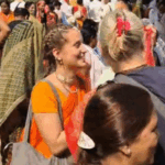 Foreign devotees dance to the beats of drums in Mathura: 3 lakh devotees did the 21 KM Govardhan Parikrama; offered 1008 types of dishes to Giriraj Ji