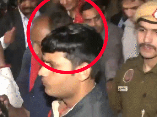 Water thrown on Kejriwal during padyatra: Accused beaten up by supporters, AAP says BJP organized the attack; Police took him into custody
