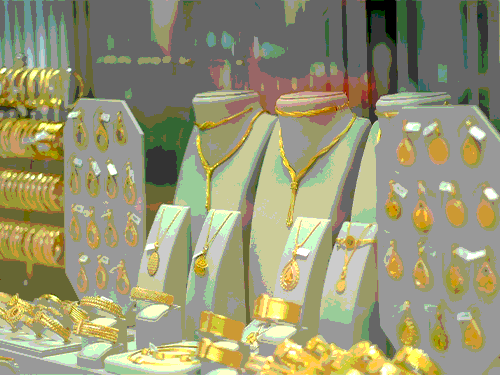 Gold and silver prices fall today: Gold fell by Rs 140 to Rs 76296, silver is being sold at Rs 87430 per kg