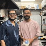 Kohli-Anushka went on a picnic on Christmas: had breakfast in a small restaurant in Melbourne, also took a photo with the chef