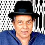 Dharmendra celebrated his 89th birthday with fans: Fans made a special cake, put up posters of the actor’s films outside his house