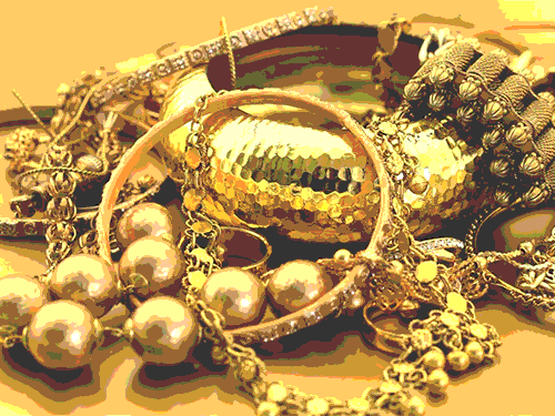 Decline in gold and silver on the last day of the year: Gold fell by Rs 32 to Rs 76162, silver is being sold at Rs 86017 per kg