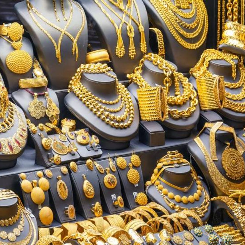 Gold fell ? 1,537 to ? 84,056: Gold became cheaper by ? 2,677 in 10 days; Silver became cheaper by ? 1,568 to ? 93,480 per kg