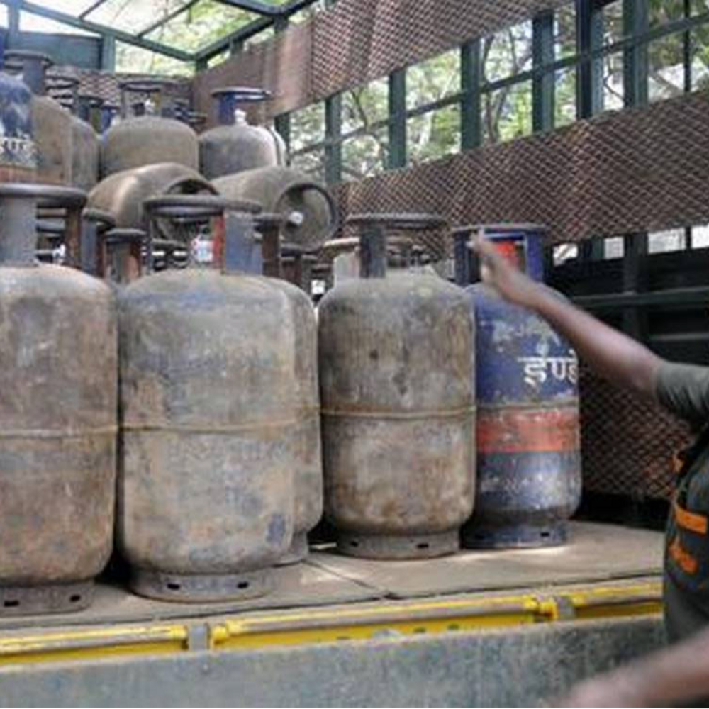 Commercial gas cylinder costlier by ?6: Insurance policy premium payment rules changed; 4 changes made from today