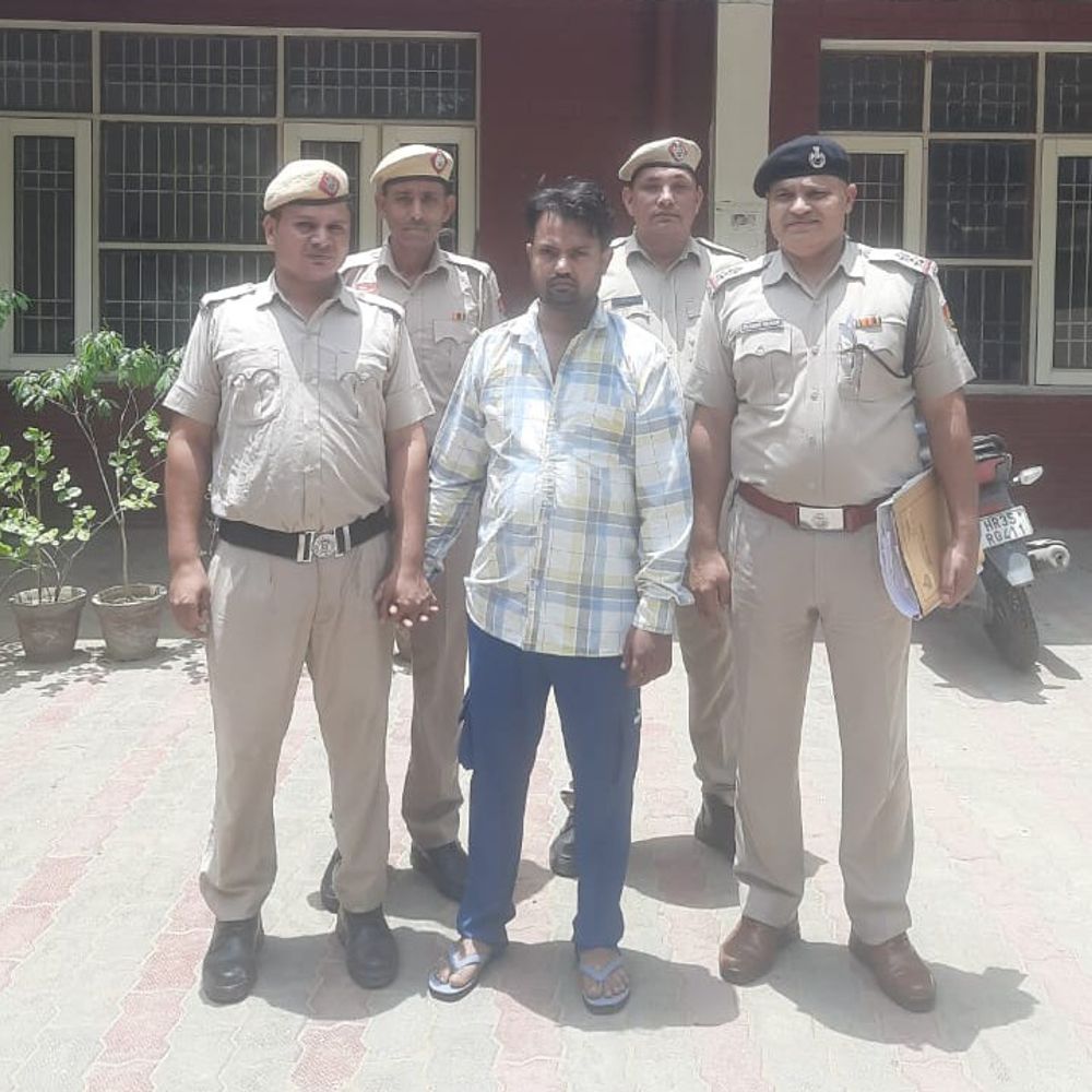 Fraudster absconding for 6 years nabbed in Rewari: Cheated Rs 8 lakh in the name of policy, resident of Delhi, partner already arrested