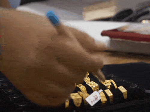Gold and silver prices rise today: Gold rises by ? 102 to reach ? 95,886, silver is being sold for ? 1.06 lakh per kg