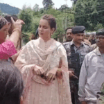 Kangana reached the flood affected area of Mandi: Angry woman said- have you come to take photos, BJP MP said- if I bring funds then Congress people will gobble them up