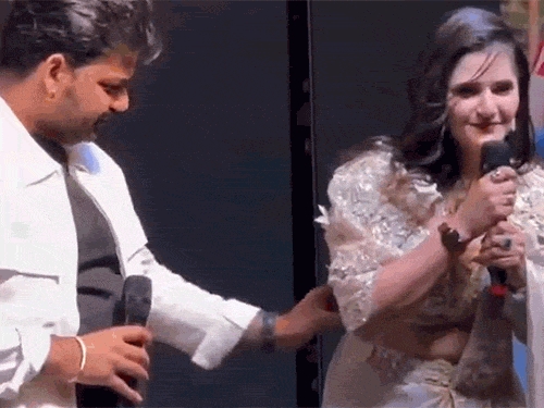 Haryanvi actress leaves Bhojpuri industry: Bihar actor touched her waist inappropriately; said- if it was Haryana, public would have replied