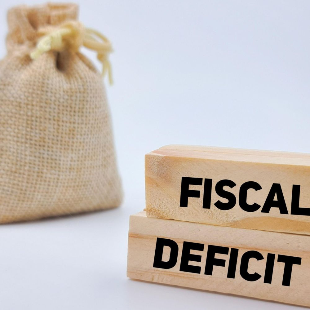 The country’s fiscal deficit increased by 70% in four months: it reached ₹4.68 lakh crore in April-July; infrastructure spending increased by 31%.