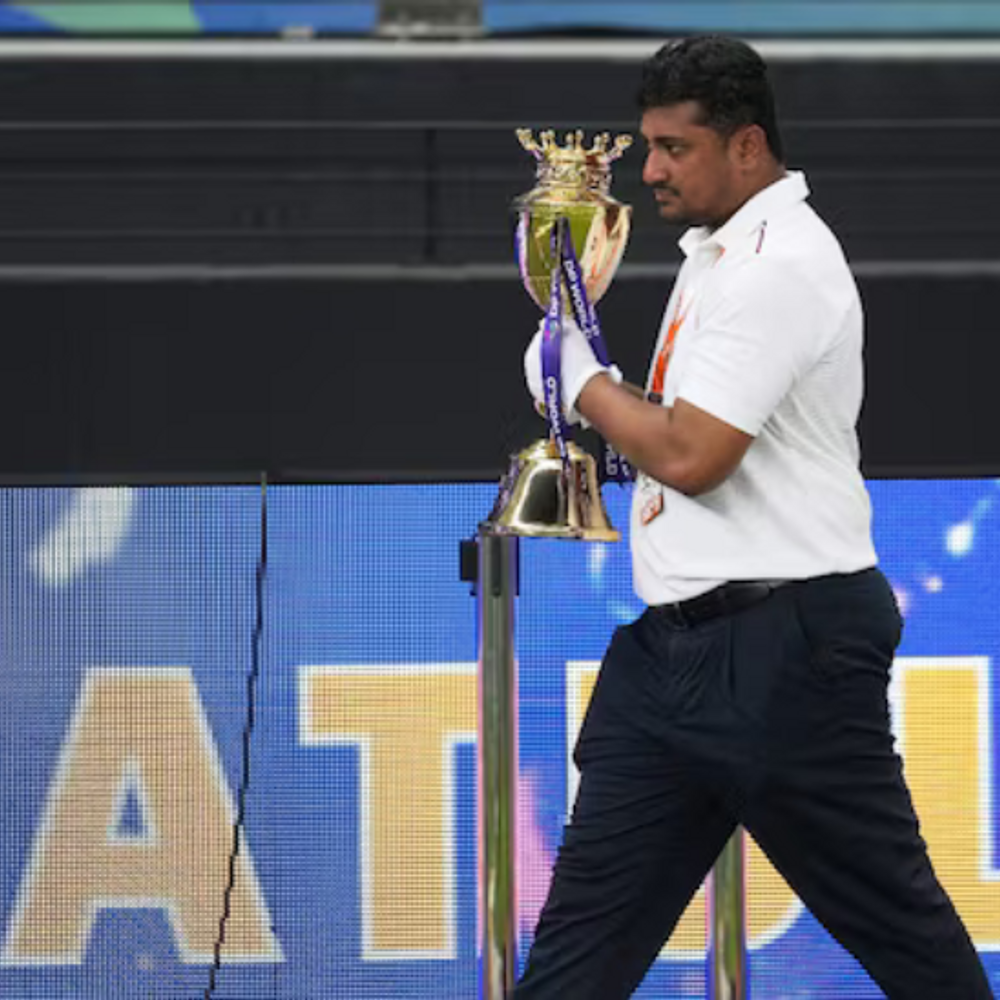 Naqvi deposited the Asia Cup trophy at the ACC office; the BCCI had threatened impeachment; Team India returned to India without the trophy.
