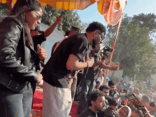 Singer Badshah released a rap version of the Haryanvi song “Tettiri.” At the welcome of the Sarpanches in Sonipat, he said, “I’ve seen the Masoom Sharma video; I’ve eaten greens and corn bread.”