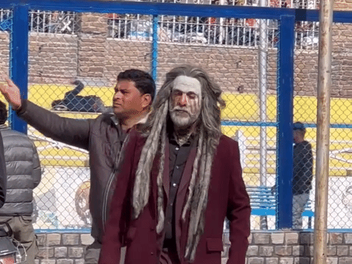 Bollywood actor Javed Jaffrey spotted in a new look in Nainital: Shooting for the film “Snap” is underway; cameras move from Kainchi to Mallital.