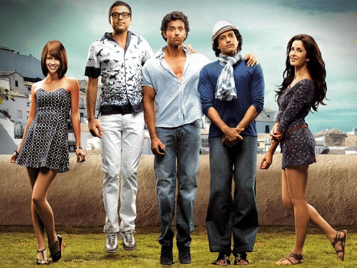Shabana Azmi praised Zoya Akhtar’s vision: Katrina’s scene sparked debate, calling the bikini scene a respectable performance.